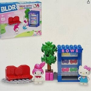 BLDR Hello Kitty and Friends Bow Vending Machine Building Set